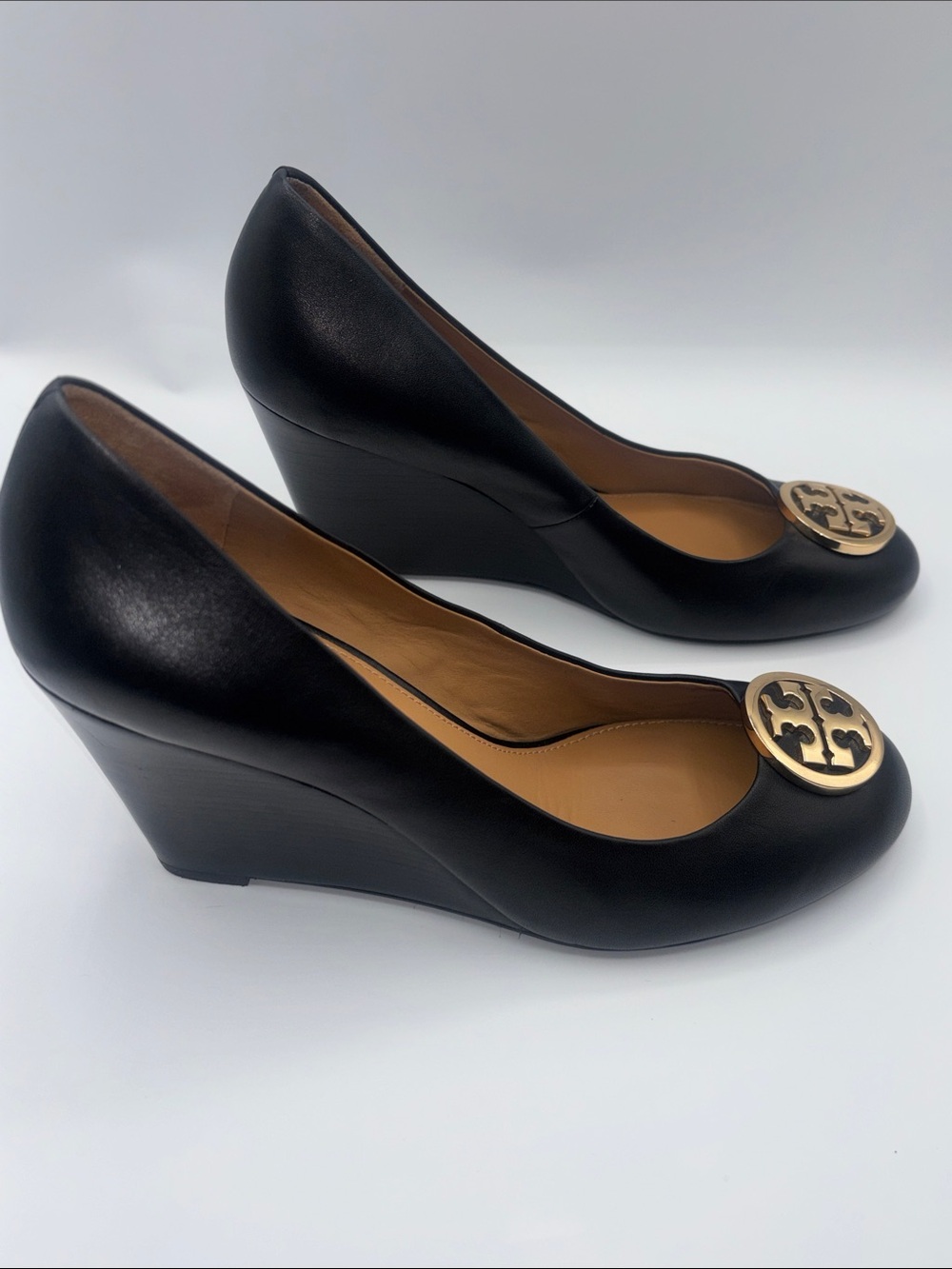 Tory Burch Black Leather Wedges with Gold Logo Medallion - Picture 7 of 12